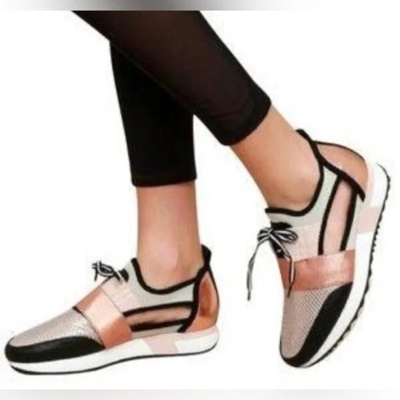 STEVE MADDEN ARTIC SNEAKERS EUC size 10
Black and Rose Gold - Picture 1 of 4